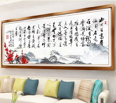 室內(nèi)裝修設(shè)計(jì)懸掛書法字畫裝飾客廳，營(yíng)造濃厚的文化氛圍